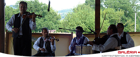 Inv&aacute;zi&oacute; Az UniverZoon&aacute;l