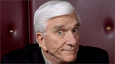 Elhunyt Leslie Nielsen